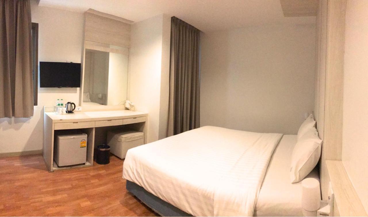 Ten Stars Hotel Bangkok Luaran gambar