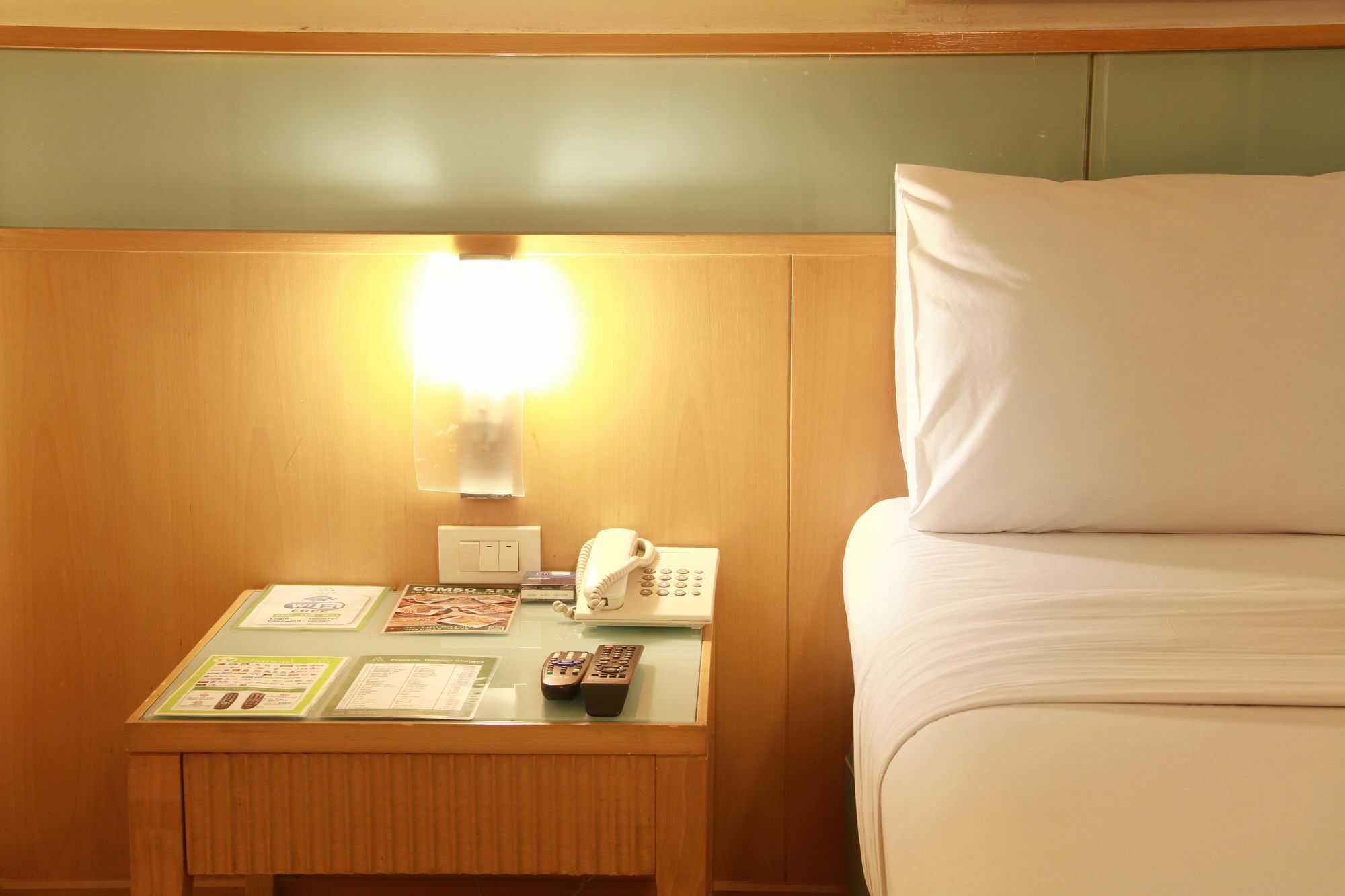 Ten Stars Hotel Bangkok Luaran gambar